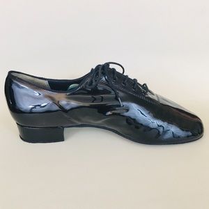 Men’s patent leather ballroom shoes